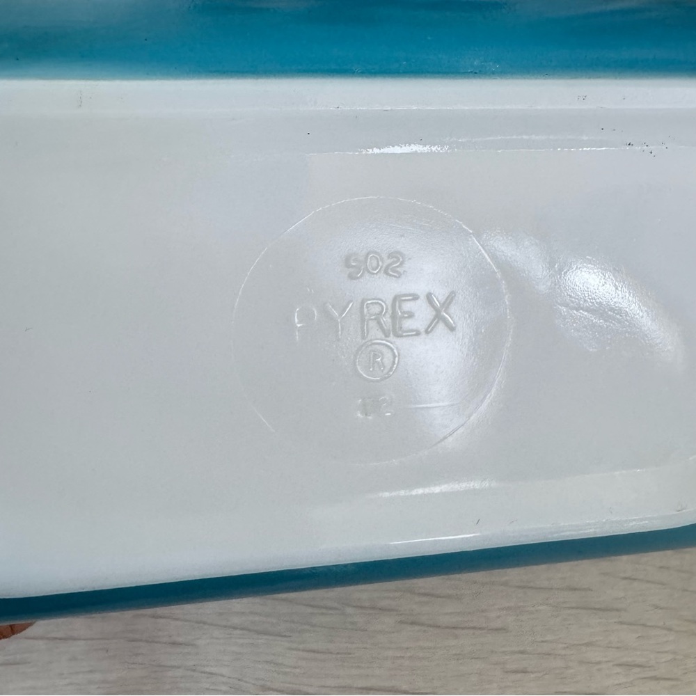 Vintage Pyrex Blue & White 502 + 502-B Refrigerator Dishes Fridgies - Picture 10 of 10